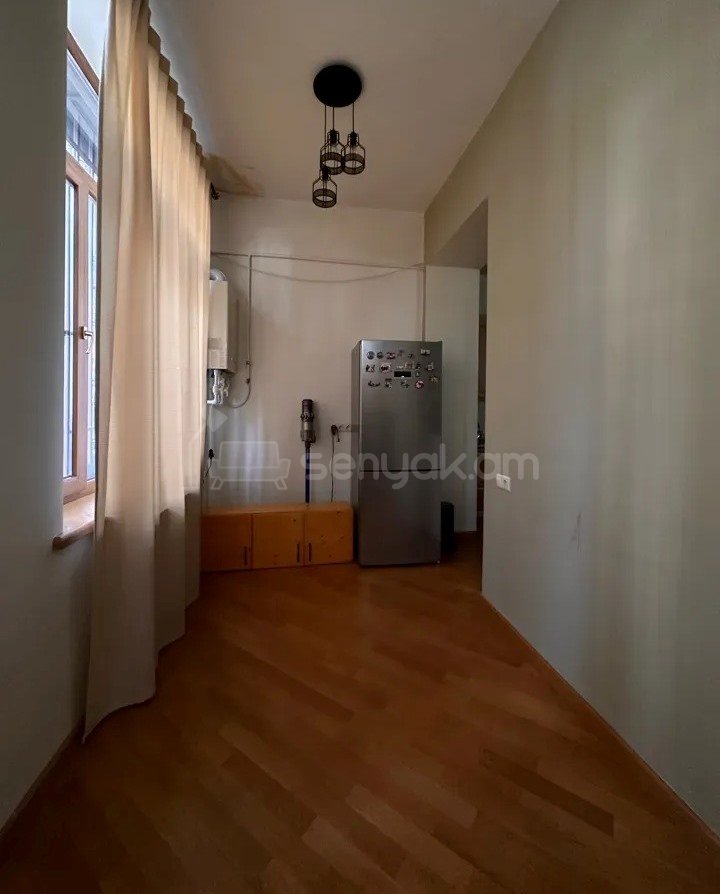 2 Սենյականոց Բնակարան Քարե Շենքում, 68քմ, 2/5 հարկ, Կապիտալ Վերանորոգված