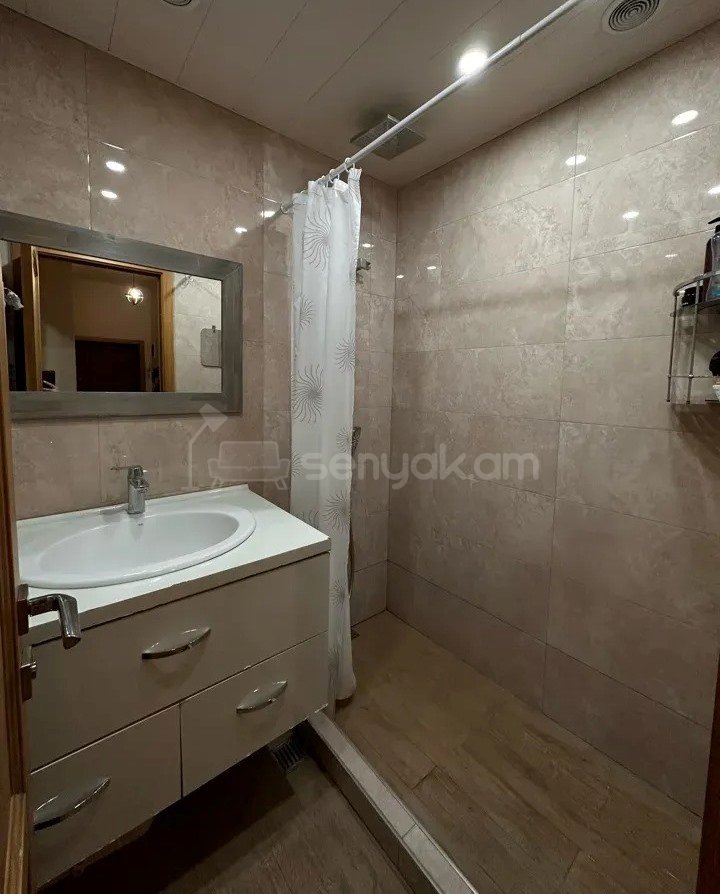 2 Սենյականոց Բնակարան Քարե Շենքում, 68քմ, 2/5 հարկ, Կապիտալ Վերանորոգված