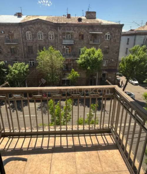 2 Սենյականոց Բնակարան Քարե Շենքում, 58քմ, 4/4 հարկ, Կապիտալ Վերանորոգված, Կահավորված, Արևկող