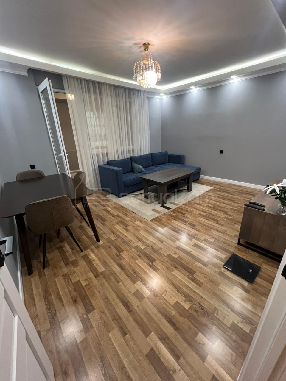 4 Սենյականոց Բնակարան, 90քմ, 6/9 հարկ, Նորմալ Վիճակում