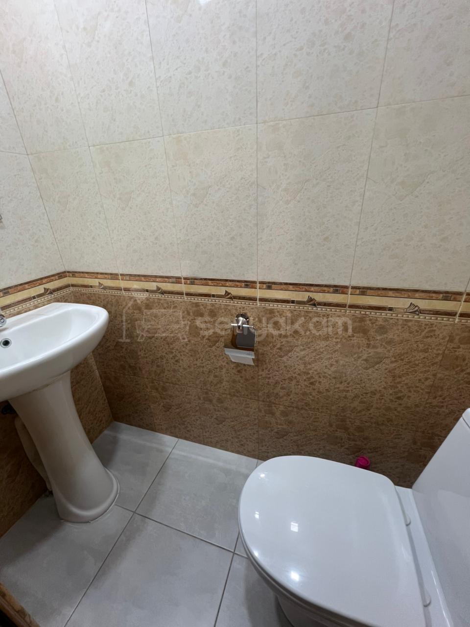4 Սենյականոց Բնակարան, 90քմ, 6/9 հարկ, Նորմալ Վիճակում