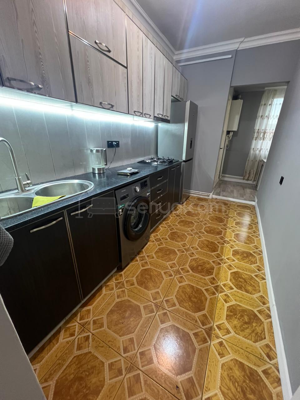 4 Սենյականոց Բնակարան, 90քմ, 6/9 հարկ, Նորմալ Վիճակում