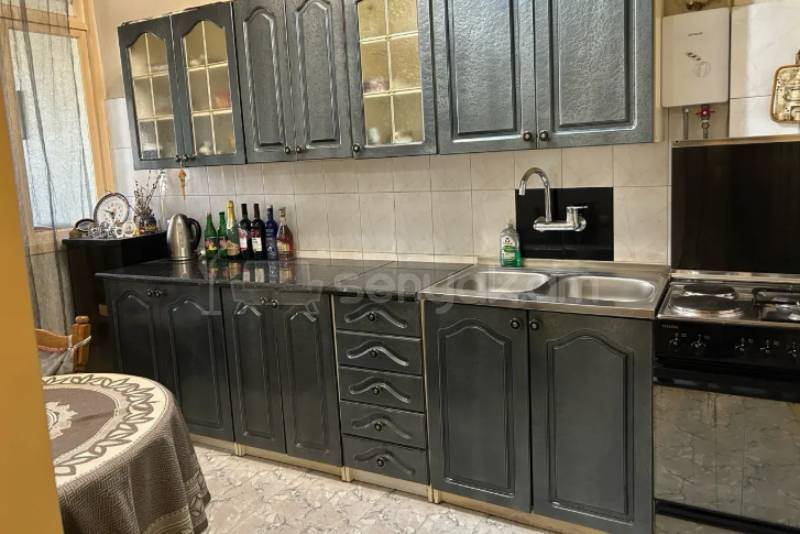2 Սենյականոց Բնակարան Քարե Շենքում, 48քմ, 4/7 հարկ, Կապիտալ Վերանորոգված, Կահավորված, Արևկող