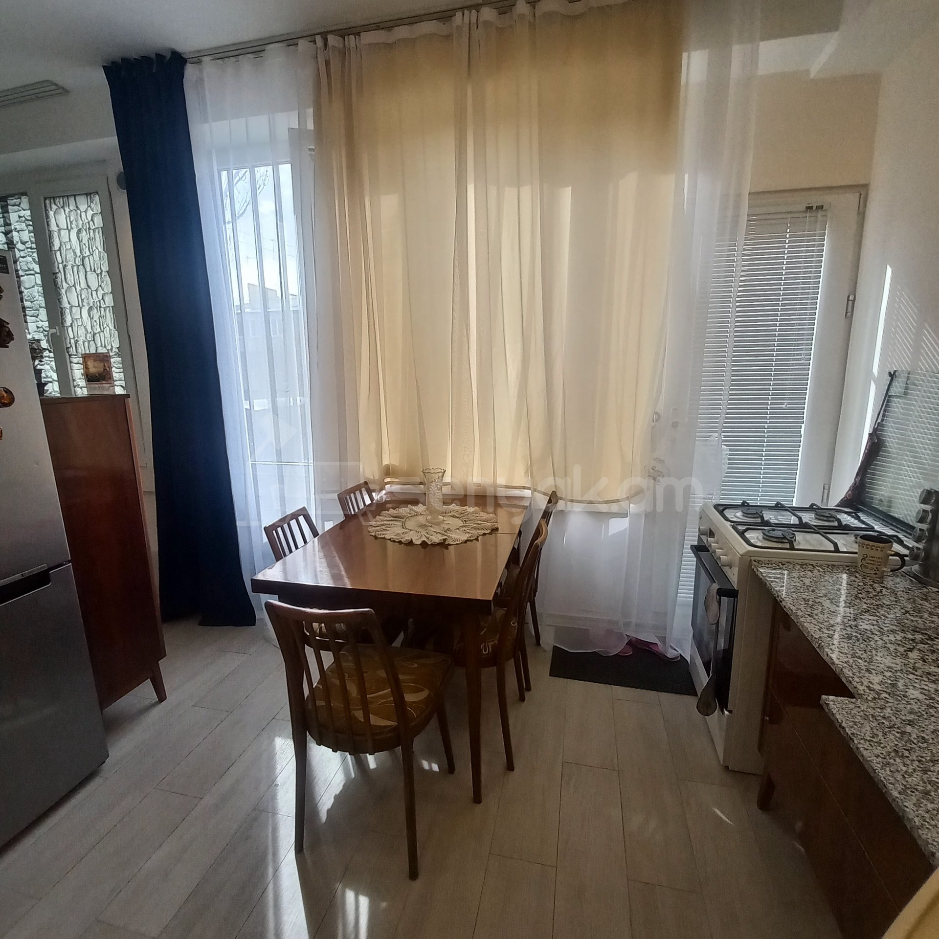 3 Սենյականոց Բնակարան, 65քմ, 1/9 հարկ, Կապիտալ Վերանորոգված, Կահավորված, Արևկող