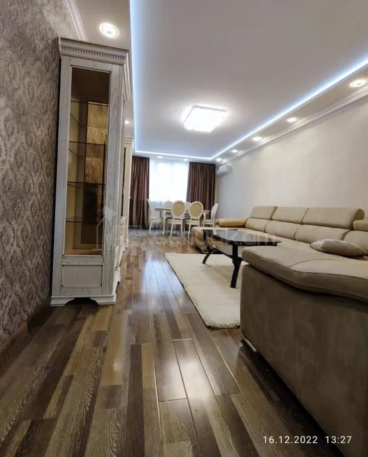 3 Սենյականոց Բնակարան Քարե Շենքում, 97քմ, 4/8 հարկ, Կապիտալ Վերանորոգված, Կահավորված, Արևկող