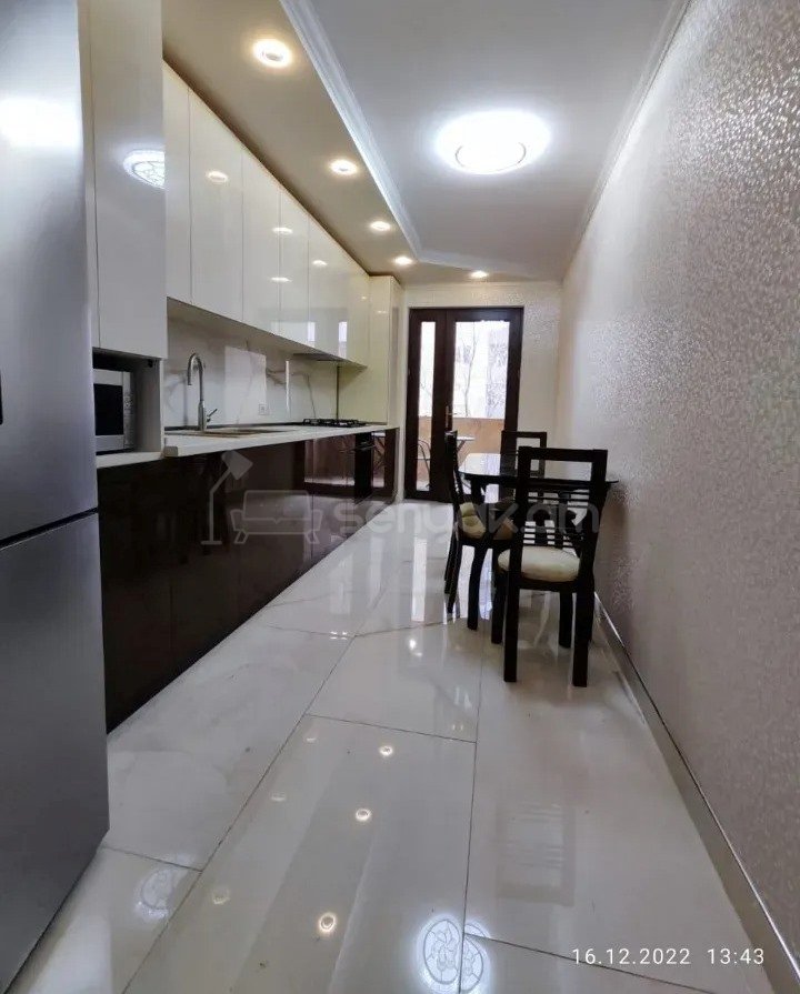 3 Սենյականոց Բնակարան Քարե Շենքում, 97քմ, 4/8 հարկ, Կապիտալ Վերանորոգված, Կահավորված, Արևկող