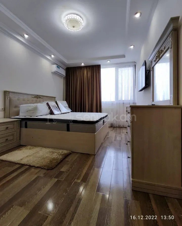 3 Սենյականոց Բնակարան Քարե Շենքում, 97քմ, 4/8 հարկ, Կապիտալ Վերանորոգված, Կահավորված, Արևկող