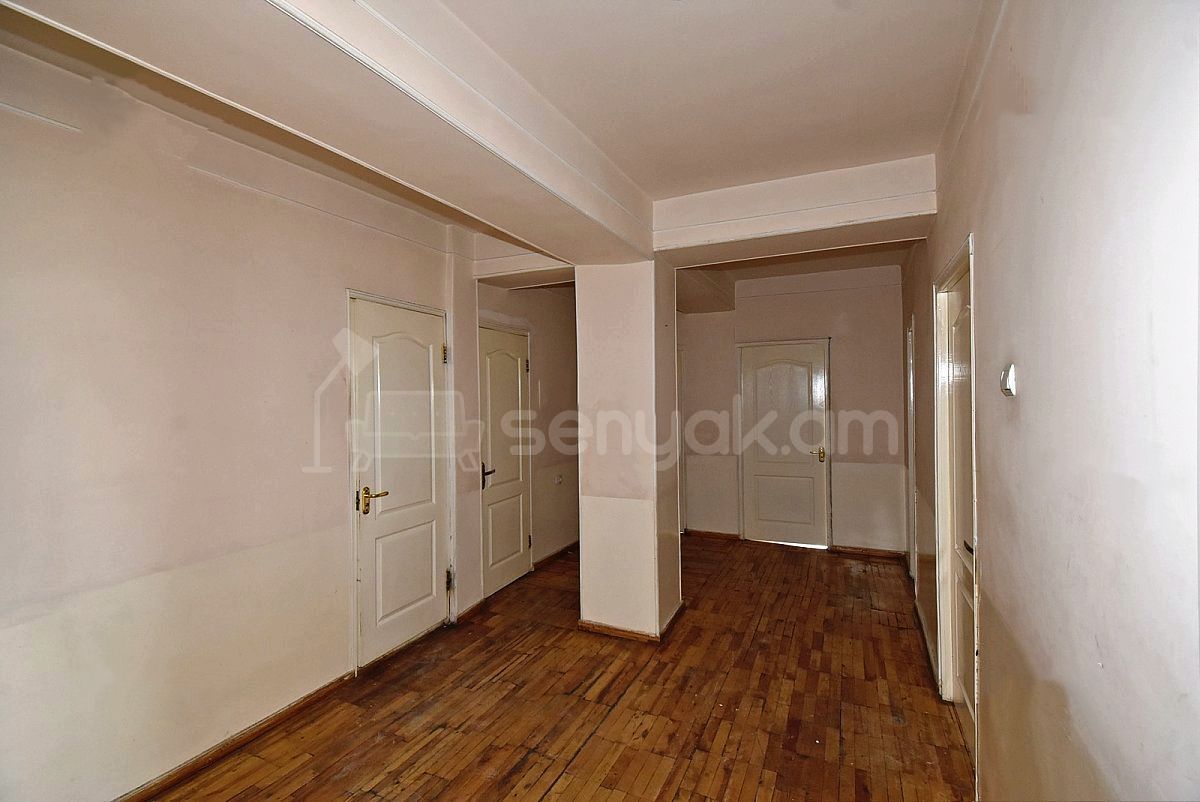 3 Սենյականոց Բնակարան, 90քմ, 3/14 հարկ, Պետական Վիճակում