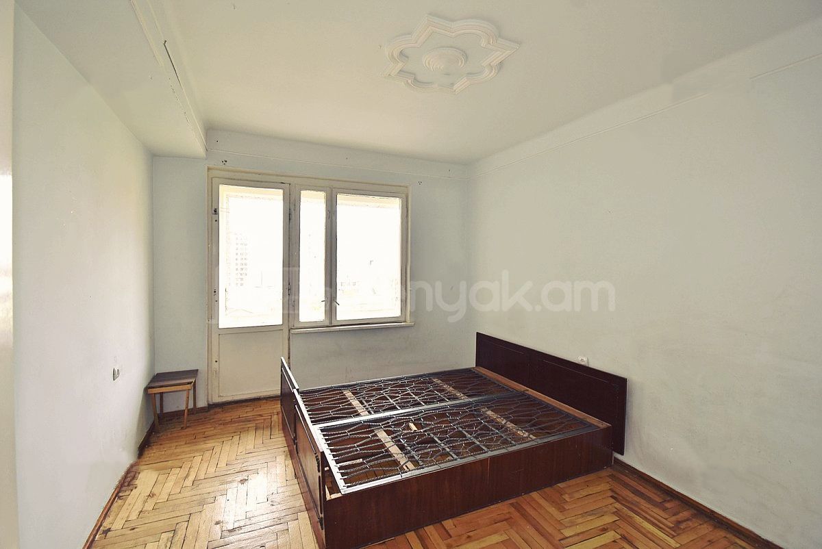 3 Սենյականոց Բնակարան, 90քմ, 3/14 հարկ, Պետական Վիճակում