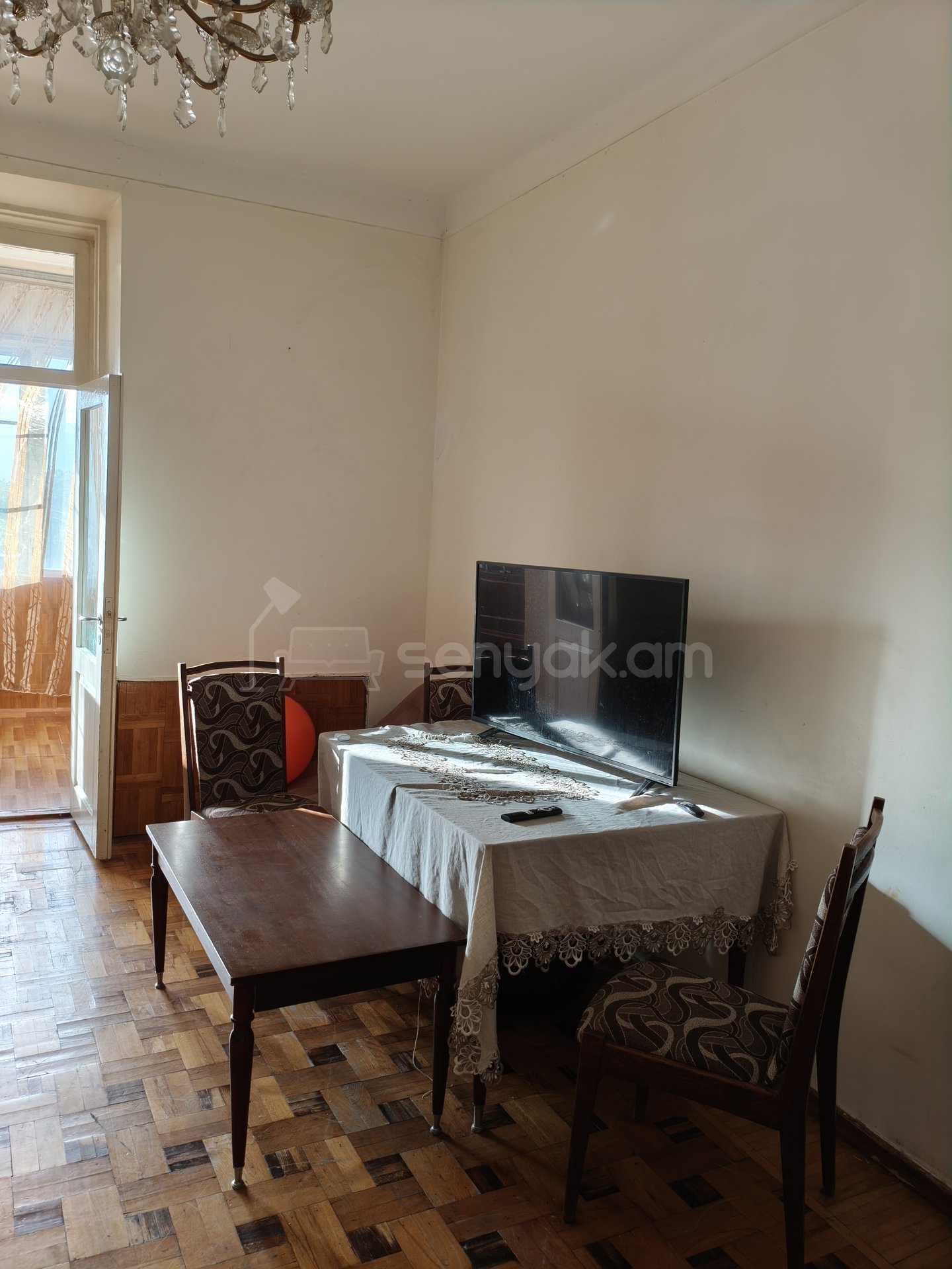 3 Սենյականոց Բնակարան Քարե Շենքում, 56քմ, 3/5 հարկ, Նորմալ Վիճակում, Կահավորված, Արևկող