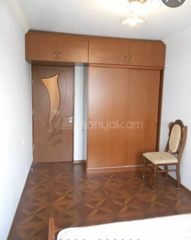 2 Սենյականոց Բնակարան Քարե Շենքում, 52քմ, 4/5 հարկ, Նորմալ Վիճակում, Կահավորված, Արևկող