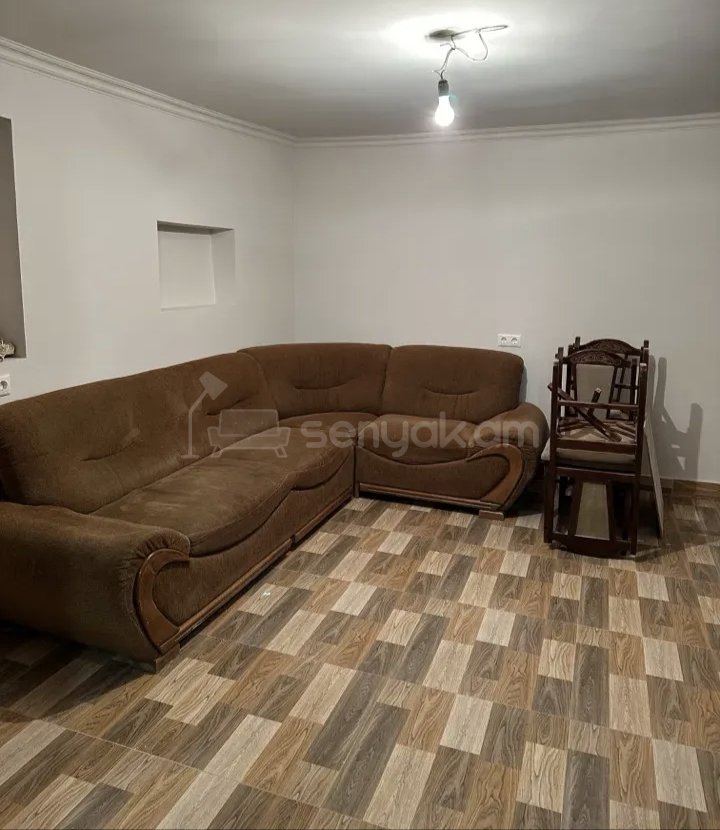 1 Սենյականոց Բնակարան Քարե Շենքում, 45քմ, 1/1 հարկ, Կապիտալ Վերանորոգված, Կահավորված