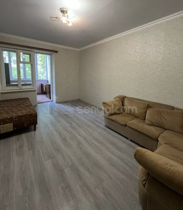 1 Սենյականոց Բնակարան Քարե Շենքում, 42քմ, 3/4 հարկ, Կապիտալ Վերանորոգված, Կահավորված