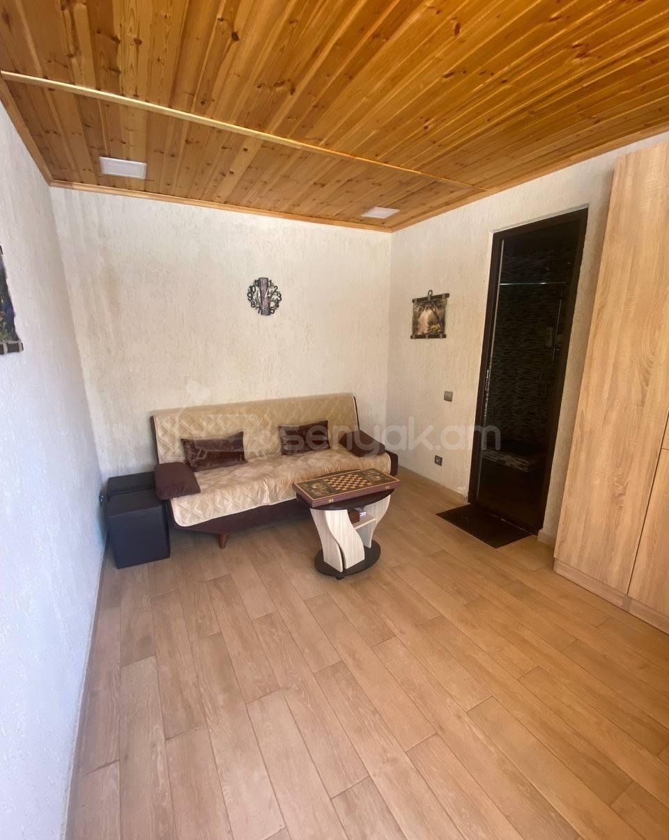1 Սենյականոց Շքեղ Առանձնատուն, 200քմ, Լողավազանով