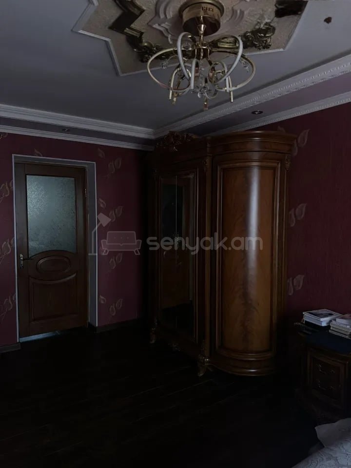 3 Սենյականոց Բնակարան Քարե Շենքում, 78քմ, 2/5 հարկ, Դիզայներական Վերանորոգված