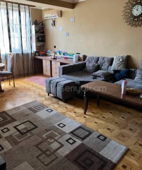 3 Սենյականոց Բնակարան Քարե Շենքում, 70քմ, 2/5 հարկ, Կապիտալ Վերանորոգված