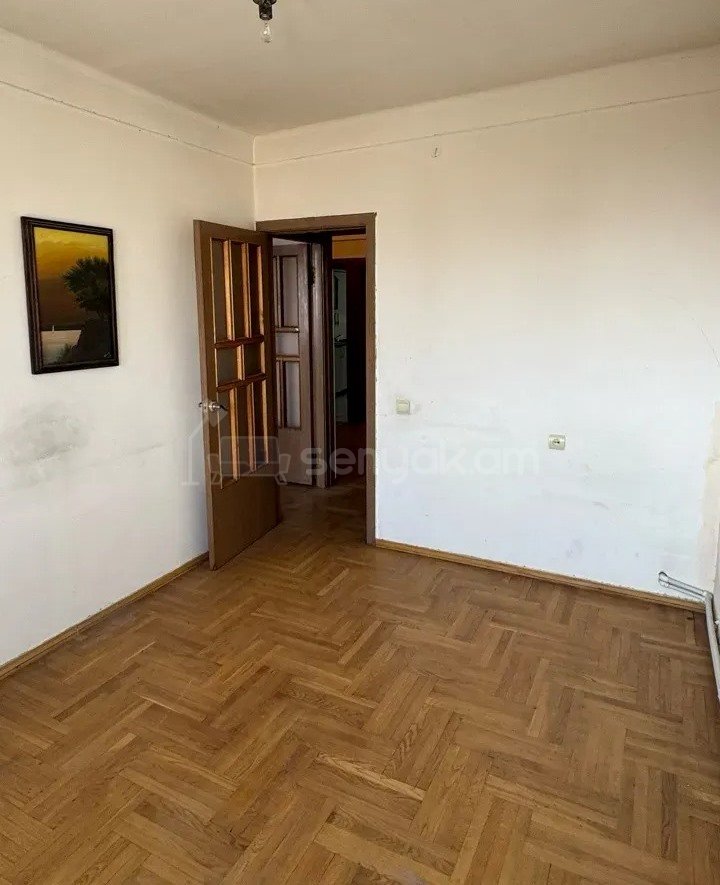 3 Սենյականոց Բնակարան Քարե Շենքում, 93քմ, 5/5 հարկ, Կոսմետիկ Վերանորոգված