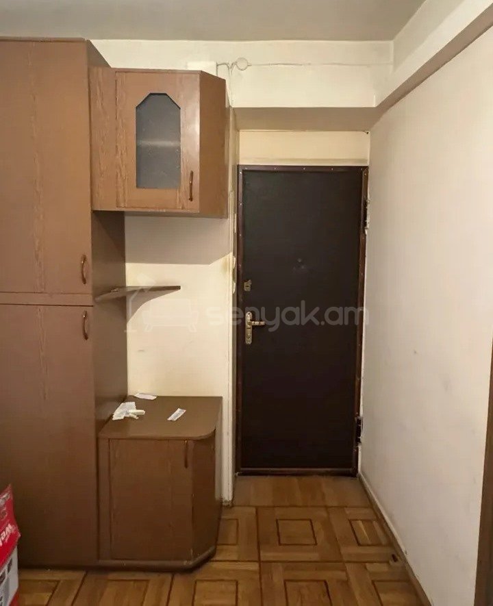 3 Սենյականոց Բնակարան Քարե Շենքում, 93քմ, 5/5 հարկ, Կոսմետիկ Վերանորոգված
