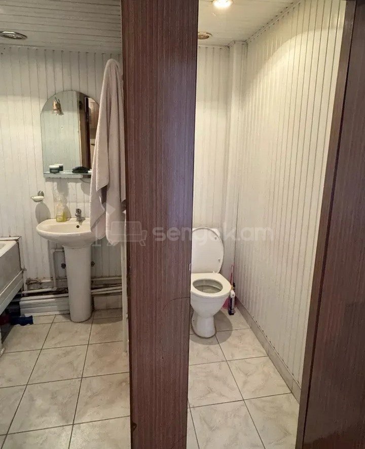 3 Սենյականոց Բնակարան Քարե Շենքում, 93քմ, 5/5 հարկ, Կոսմետիկ Վերանորոգված