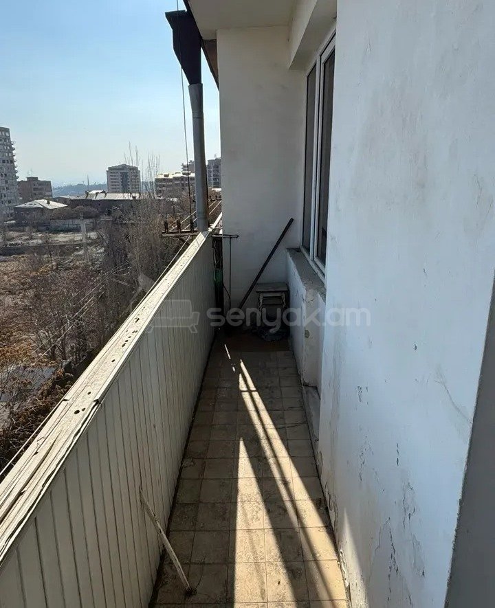 3 Սենյականոց Բնակարան Քարե Շենքում, 93քմ, 5/5 հարկ, Կոսմետիկ Վերանորոգված