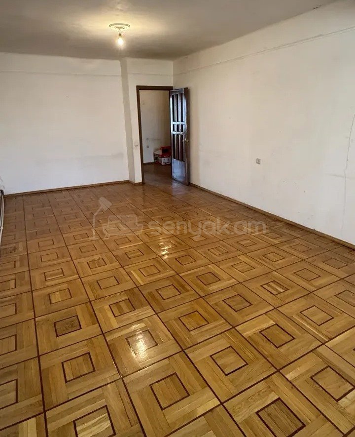 3 Սենյականոց Բնակարան Քարե Շենքում, 93քմ, 5/5 հարկ, Կոսմետիկ Վերանորոգված