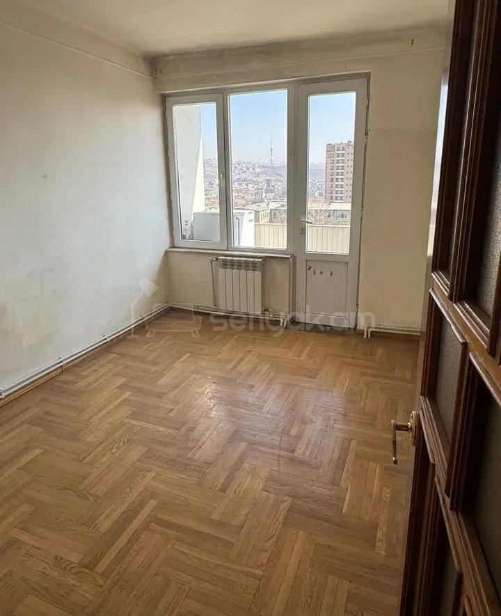 3 Սենյականոց Բնակարան Քարե Շենքում, 93քմ, 5/5 հարկ, Կոսմետիկ Վերանորոգված