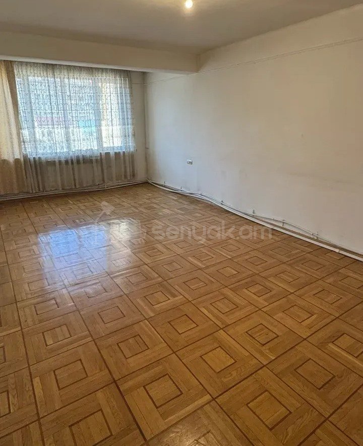 3 Սենյականոց Բնակարան Քարե Շենքում, 93քմ, 5/5 հարկ, Կոսմետիկ Վերանորոգված