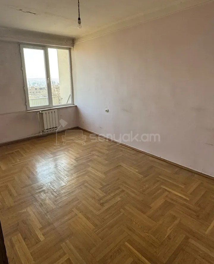 3 Սենյականոց Բնակարան Քարե Շենքում, 93քմ, 5/5 հարկ, Կոսմետիկ Վերանորոգված