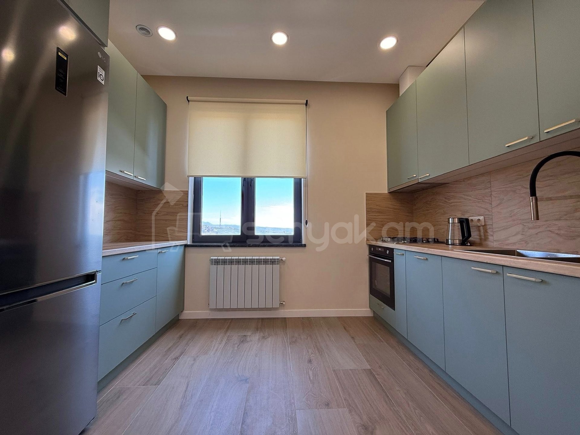 4 Սենյականոց Բնակարան Նորակառույցում, 100քմ, 8/14 հարկ, Դիզայներական Վերանորոգված, Կահավորված, Արևկող