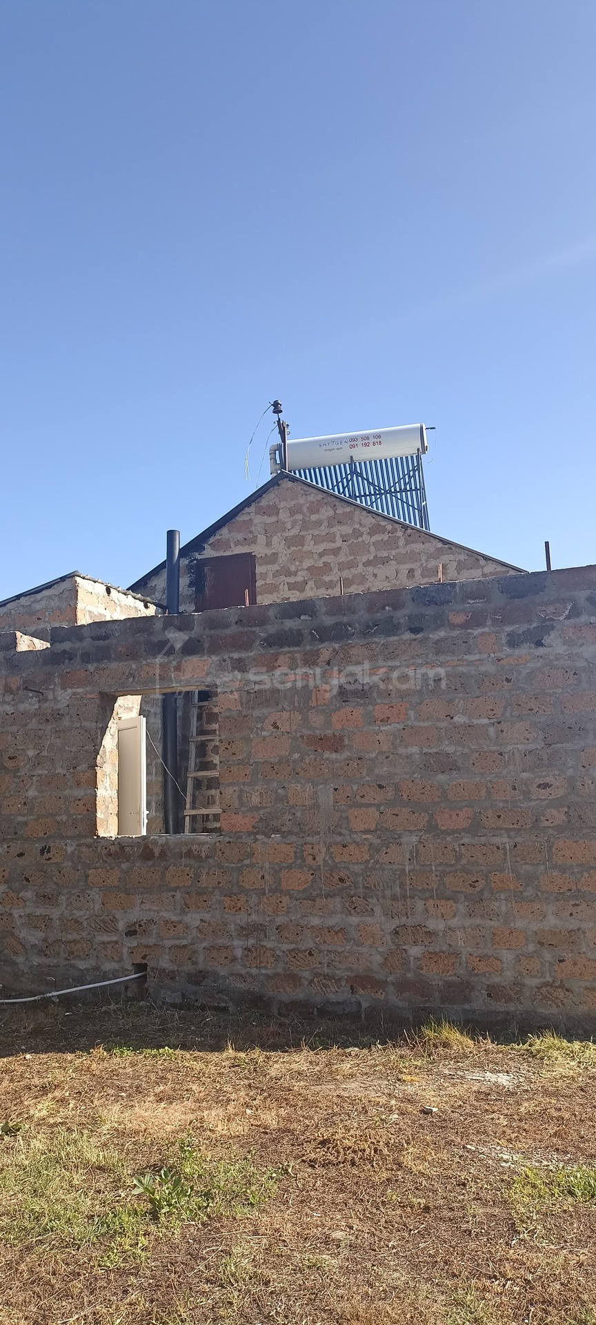 3 Սենյականոց Սեփական Տուն, 64քմ, Նորմալ Վիճակում, Ավտոտնակով