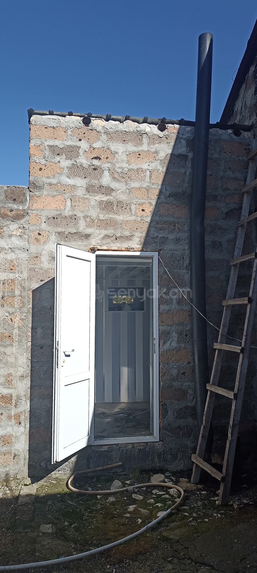 3 Սենյականոց Սեփական Տուն, 64քմ, Նորմալ Վիճակում, Ավտոտնակով