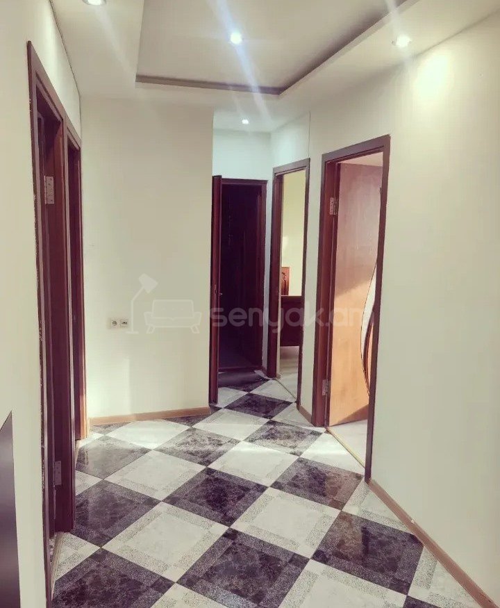 4 Սենյականոց Բնակարան, 85քմ, 4/9 հարկ, Նորմալ Վիճակում