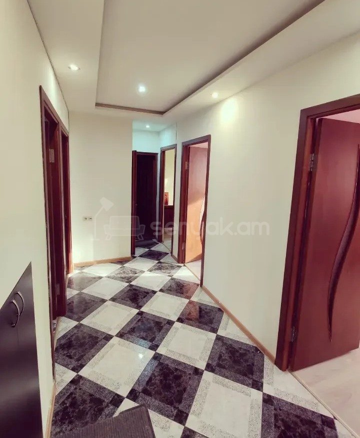 4 Սենյականոց Բնակարան, 85քմ, 4/9 հարկ, Նորմալ Վիճակում