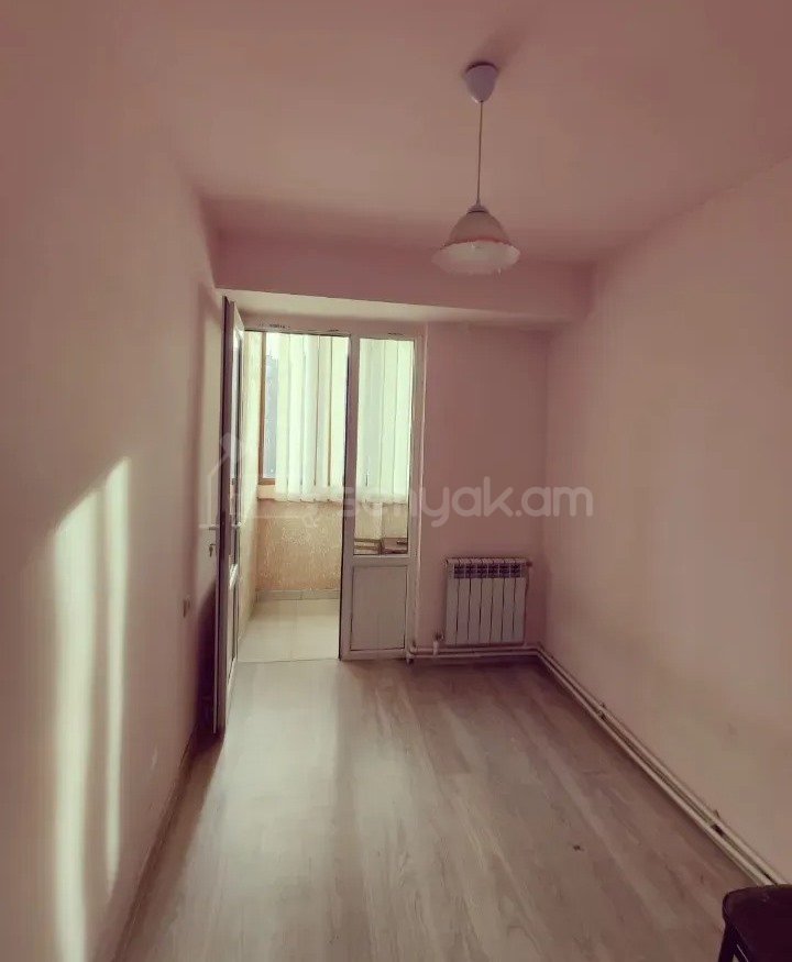 4 Սենյականոց Բնակարան, 85քմ, 4/9 հարկ, Նորմալ Վիճակում
