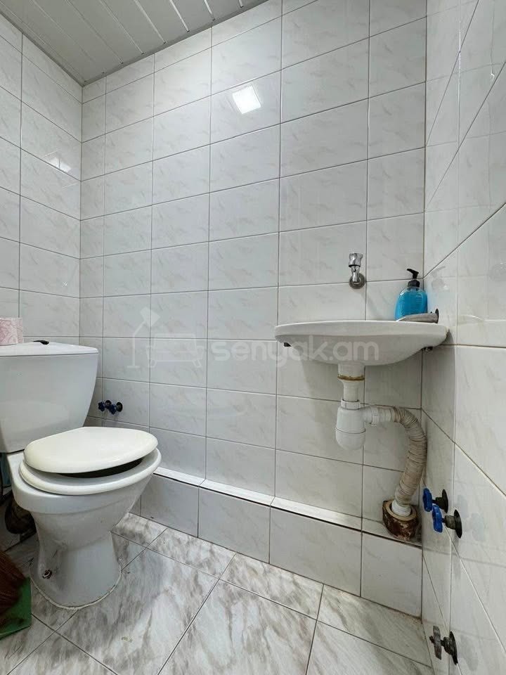 3 Սենյականոց Բնակարան, 96քմ, 8/13 հարկ, Նորմալ Վիճակում