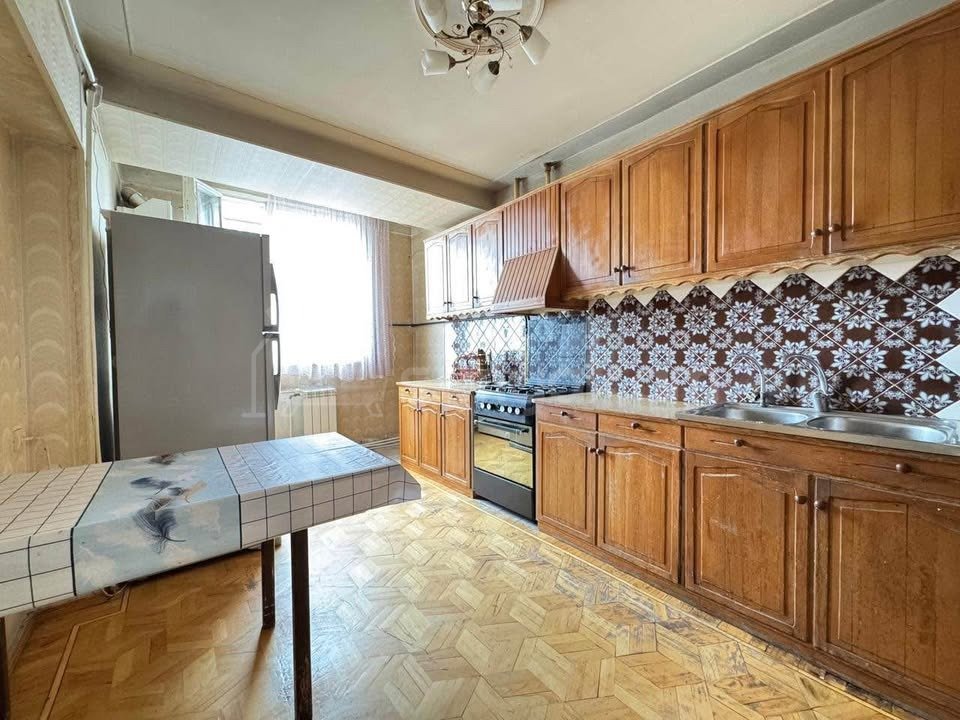 3 Սենյականոց Բնակարան, 96քմ, 8/13 հարկ, Նորմալ Վիճակում