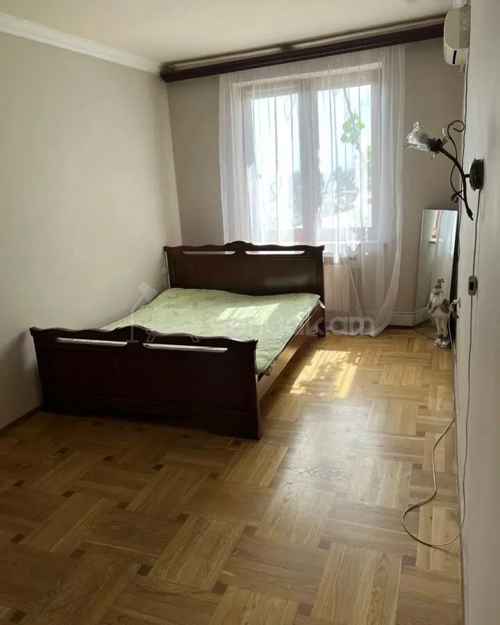 3 Սենյականոց Բնակարան Քարե Շենքում, 86քմ, 1/4 հարկ, Կոսմետիկ Վերանորոգված, Կահավորված