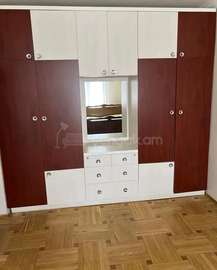 3 Սենյականոց Բնակարան Քարե Շենքում, 86քմ, 1/4 հարկ, Կոսմետիկ Վերանորոգված, Կահավորված