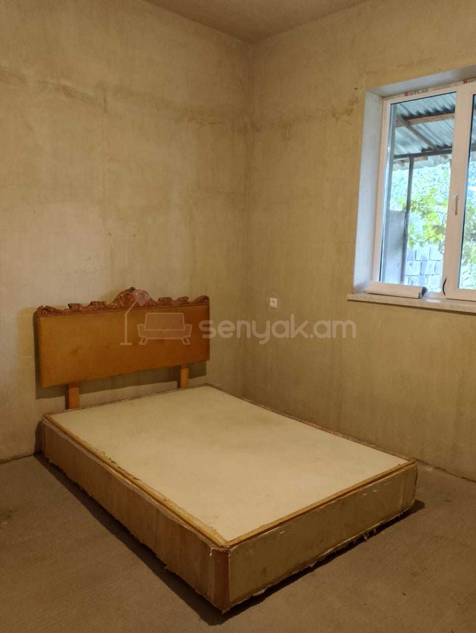 4 Սենյականոց Սեփական Տուն, 120քմ, Կոսմետիկ Վերանորոգված, Մասամբ Կահավորված, Ավտոտնակով