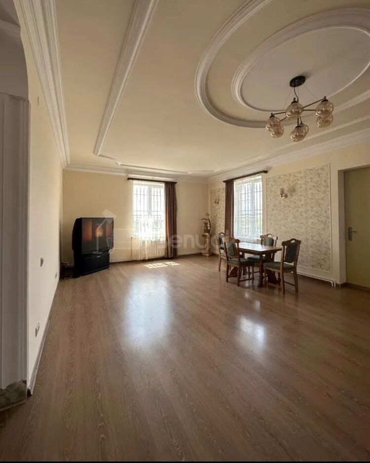 5 Սենյականոց Սեփական Տուն, 320քմ, Կապիտալ Վերանորոգված
