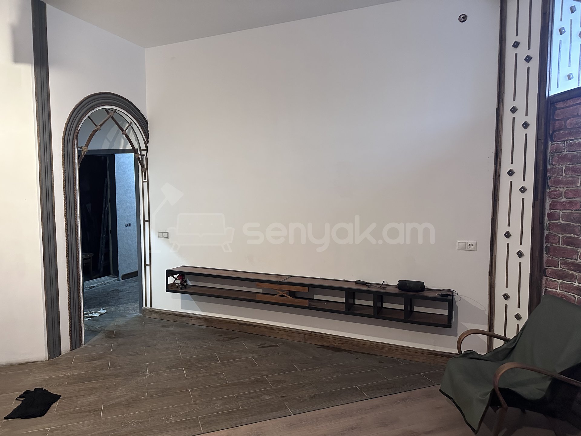 3 Սենյականոց Բնակարան Քարե Շենքում, 120քմ, 1/16 հարկ, Նորմալ Վիճակում