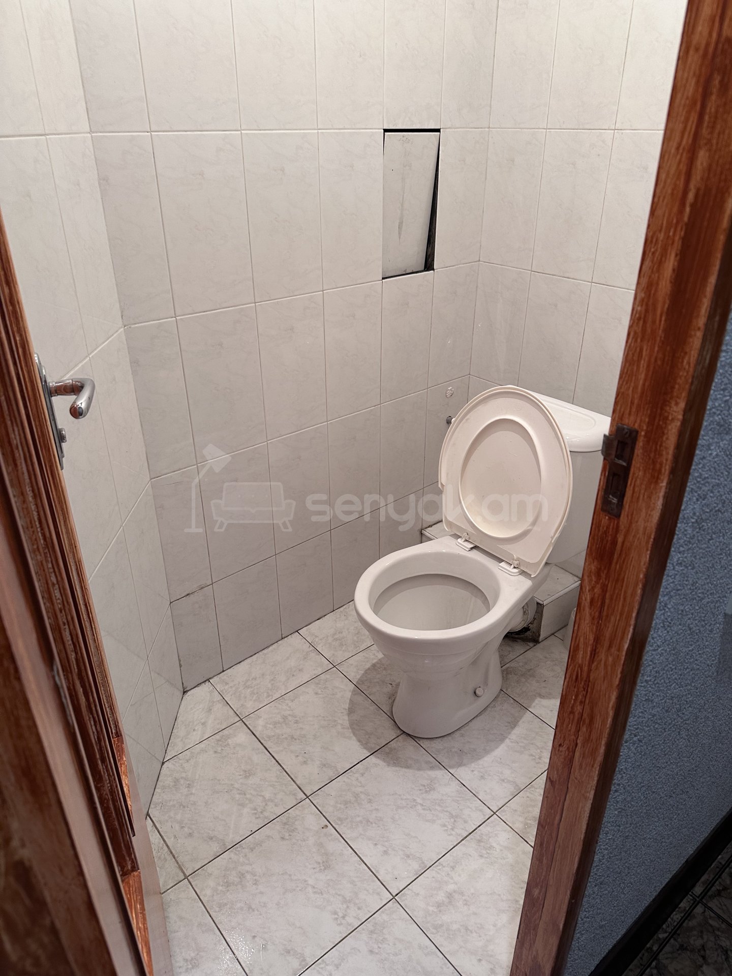 3 Սենյականոց Բնակարան Քարե Շենքում, 120քմ, 1/16 հարկ, Նորմալ Վիճակում