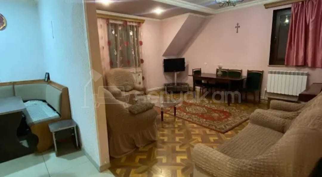 3 Սենյականոց Բնակարան Քարե Շենքում, 80քմ, 5/5 հարկ, Նորմալ Վիճակում
