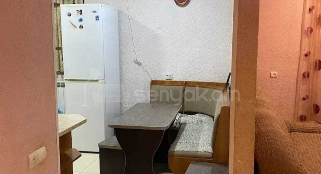 3 Սենյականոց Բնակարան Քարե Շենքում, 80քմ, 5/5 հարկ, Նորմալ Վիճակում