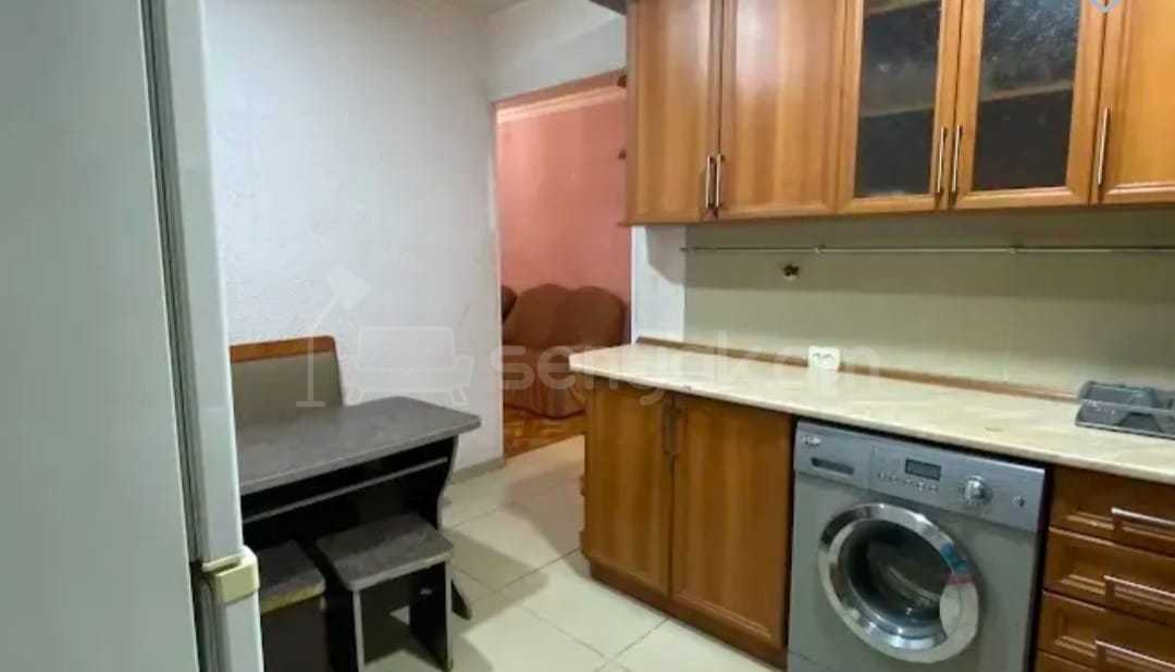 3 Սենյականոց Բնակարան Քարե Շենքում, 80քմ, 5/5 հարկ, Նորմալ Վիճակում