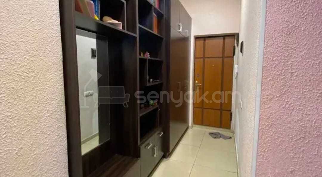 3 Սենյականոց Բնակարան Քարե Շենքում, 80քմ, 5/5 հարկ, Նորմալ Վիճակում