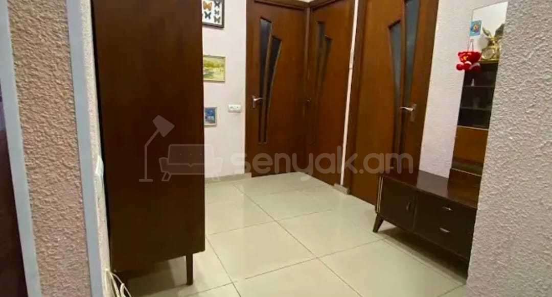 3 Սենյականոց Բնակարան Քարե Շենքում, 80քմ, 5/5 հարկ, Նորմալ Վիճակում