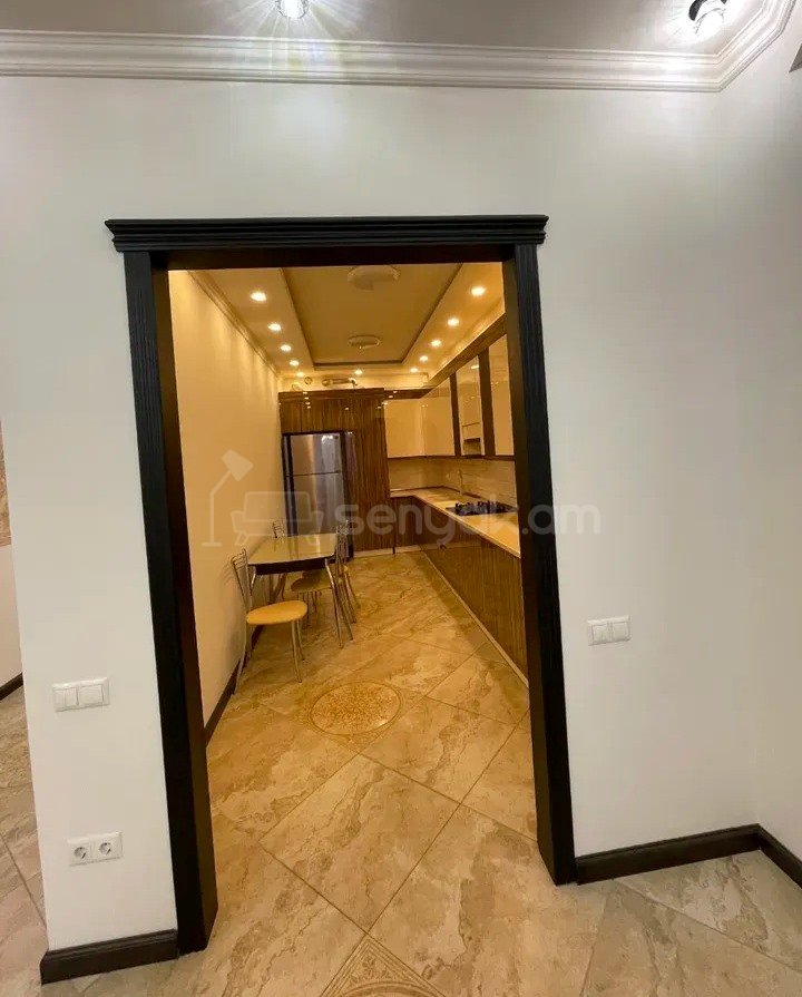 4 Սենյականոց Բնակարան, 170քմ, 4/18 հարկ, Կապիտալ Վերանորոգված, Կահավորված, Արևկող