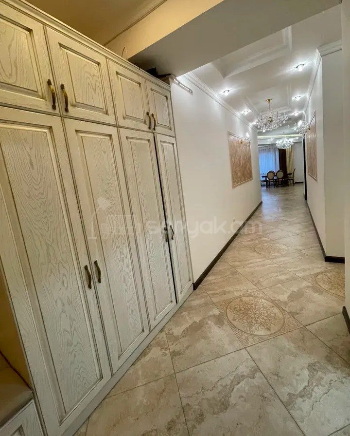 4 Սենյականոց Բնակարան, 170քմ, 4/18 հարկ, Կապիտալ Վերանորոգված, Կահավորված, Արևկող