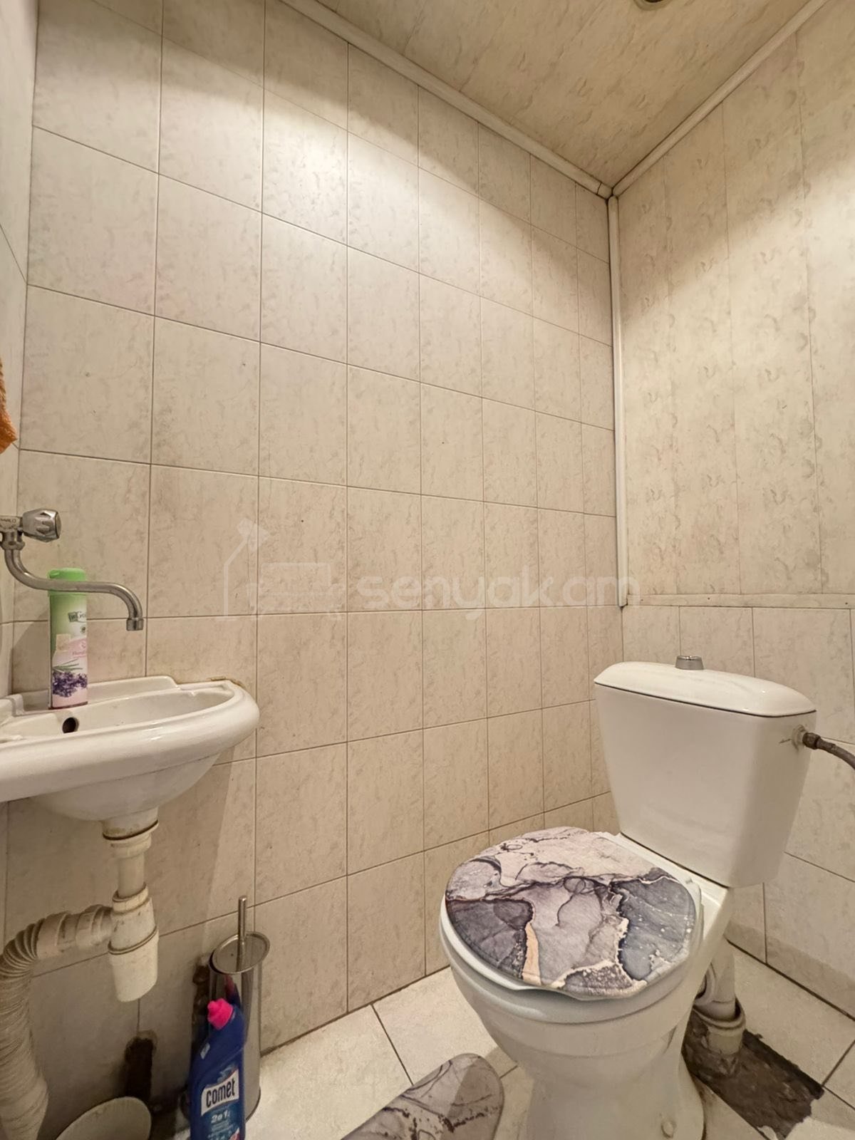 3 Սենյականոց Բնակարան Քարե Շենքում, 81քմ, 3/4 հարկ, Նորմալ Վիճակում